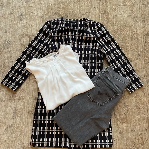 Pleione Cream Women's Blouse - Picture 10 of 11